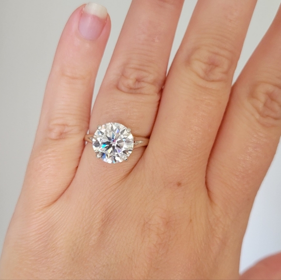 New 4ct Certified Moissanite Engagement Ring size 7